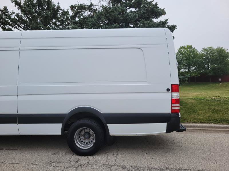 Used 2017 Freightliner Sprinter 3500 RWD image 13