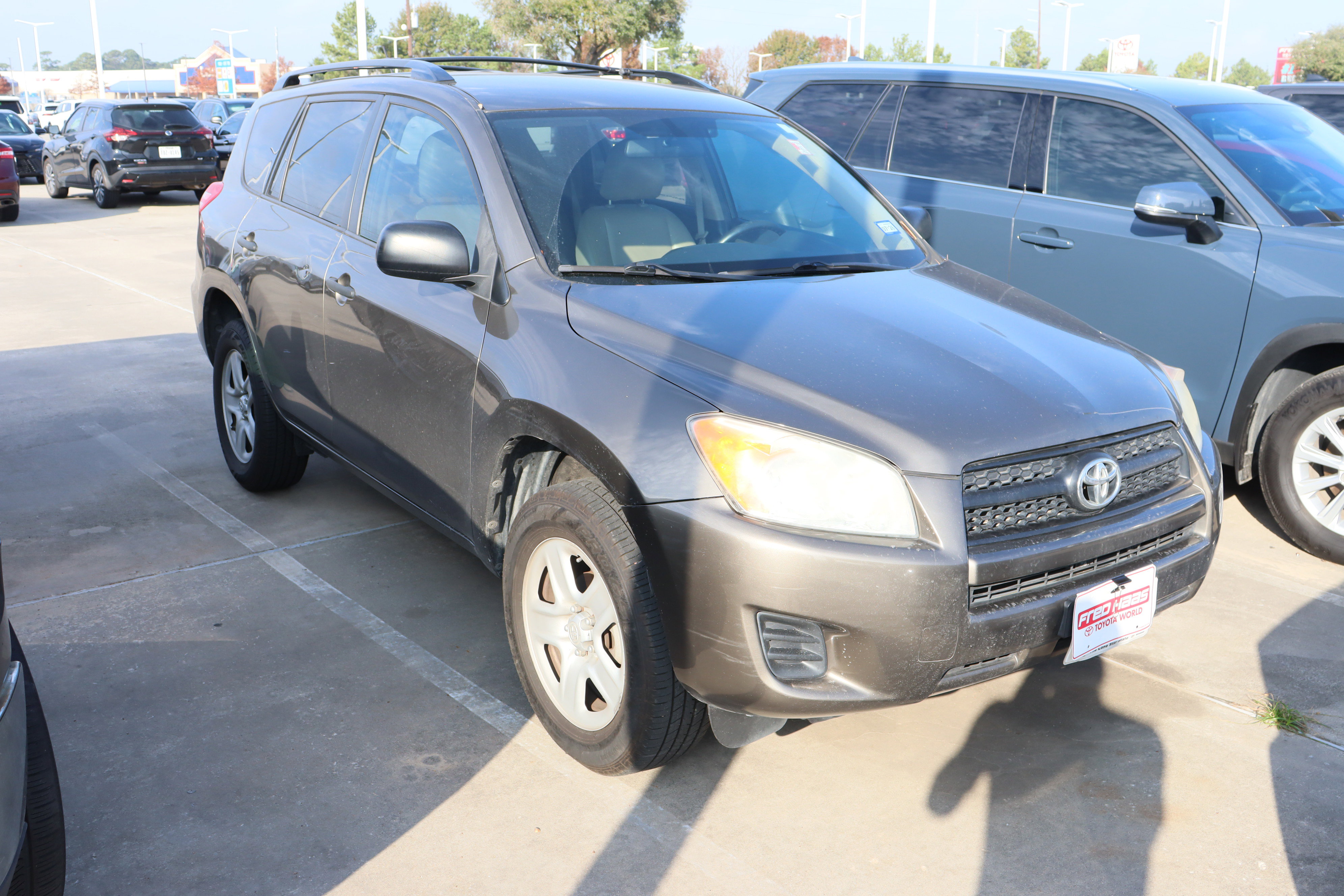 Used 2011 Toyota RAV4 2WD image 2