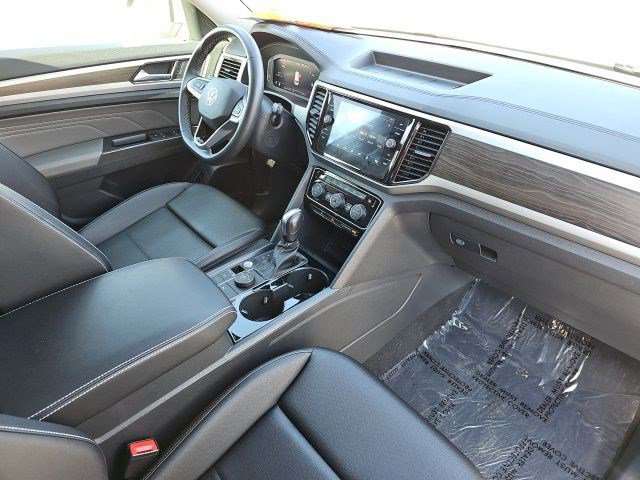 Used 2023 Volkswagen Atlas SE w/ Black Wheel Package image 14
