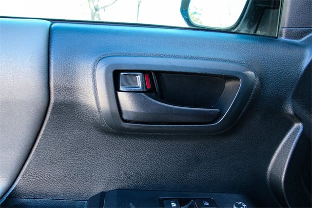 Used 2017 Toyota Tacoma SR image 14