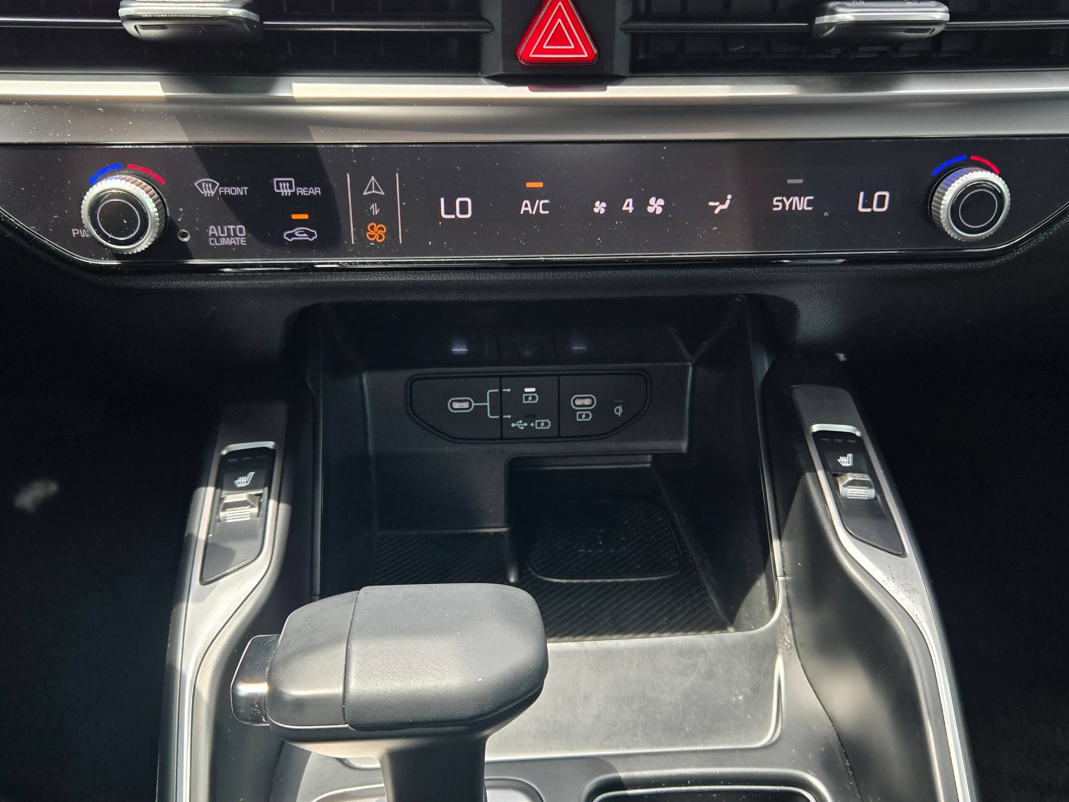 Used 2025 Kia Sorento S w/ Panoramic Sunroof Package FWD image 29