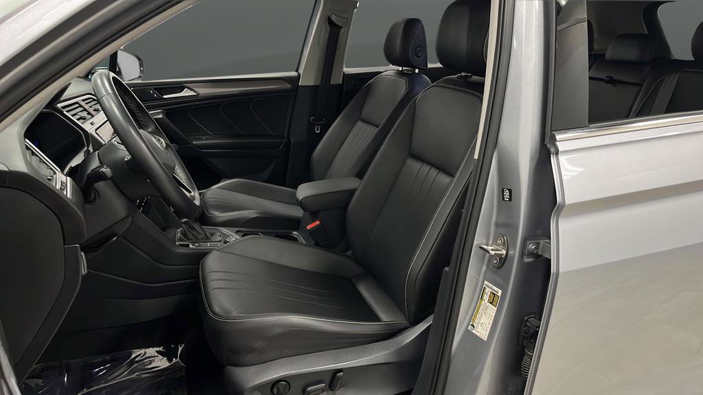 Used 2024 Volkswagen Tiguan SE AWD/4WD image 9
