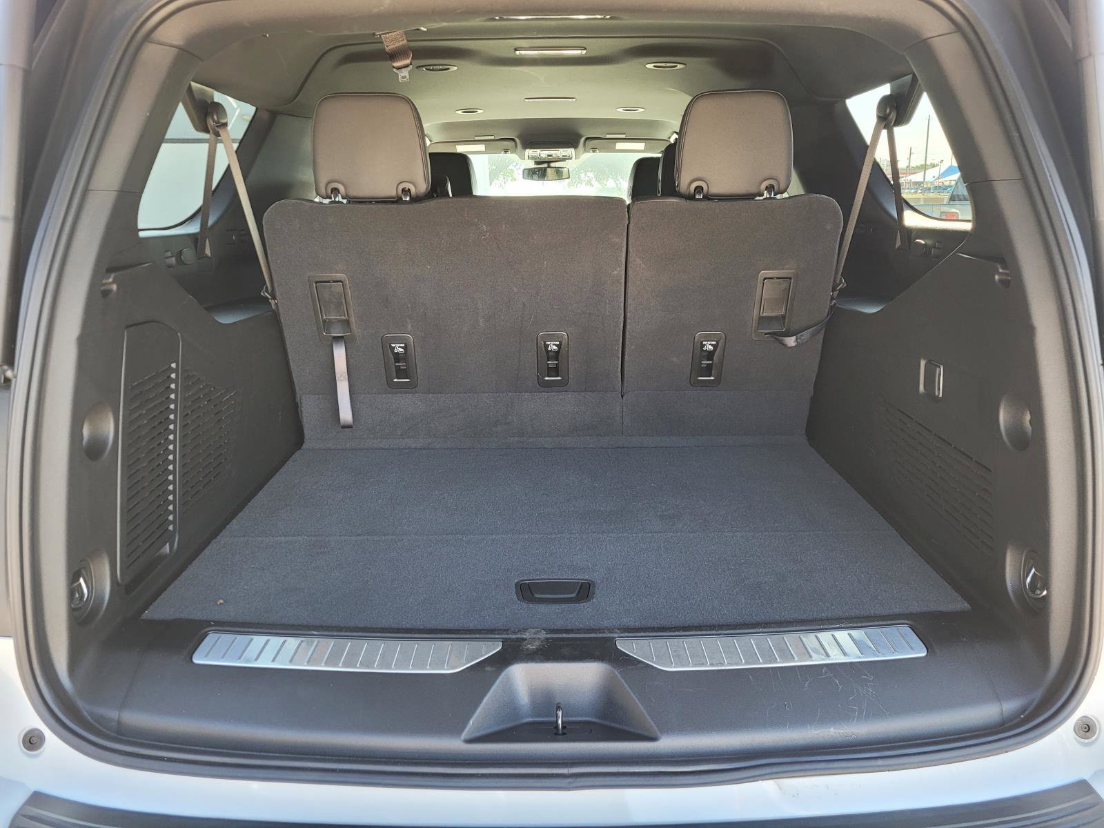 Used 2026 Chevrolet Suburban RST RWD image 14