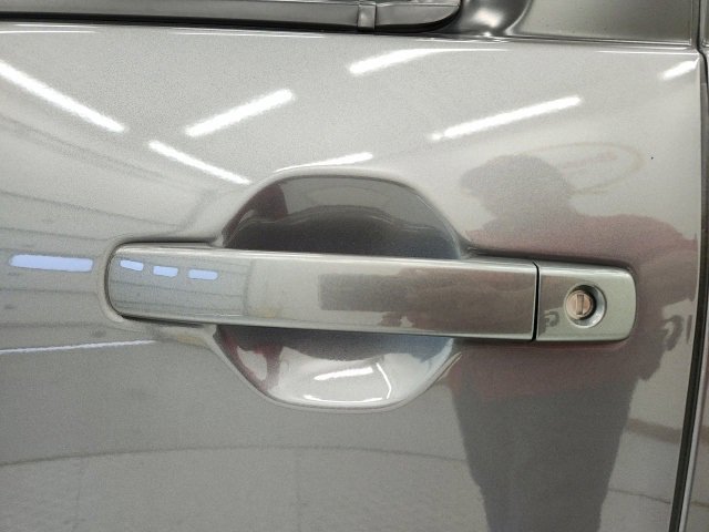 Used 2024 Nissan Frontier SV image 16