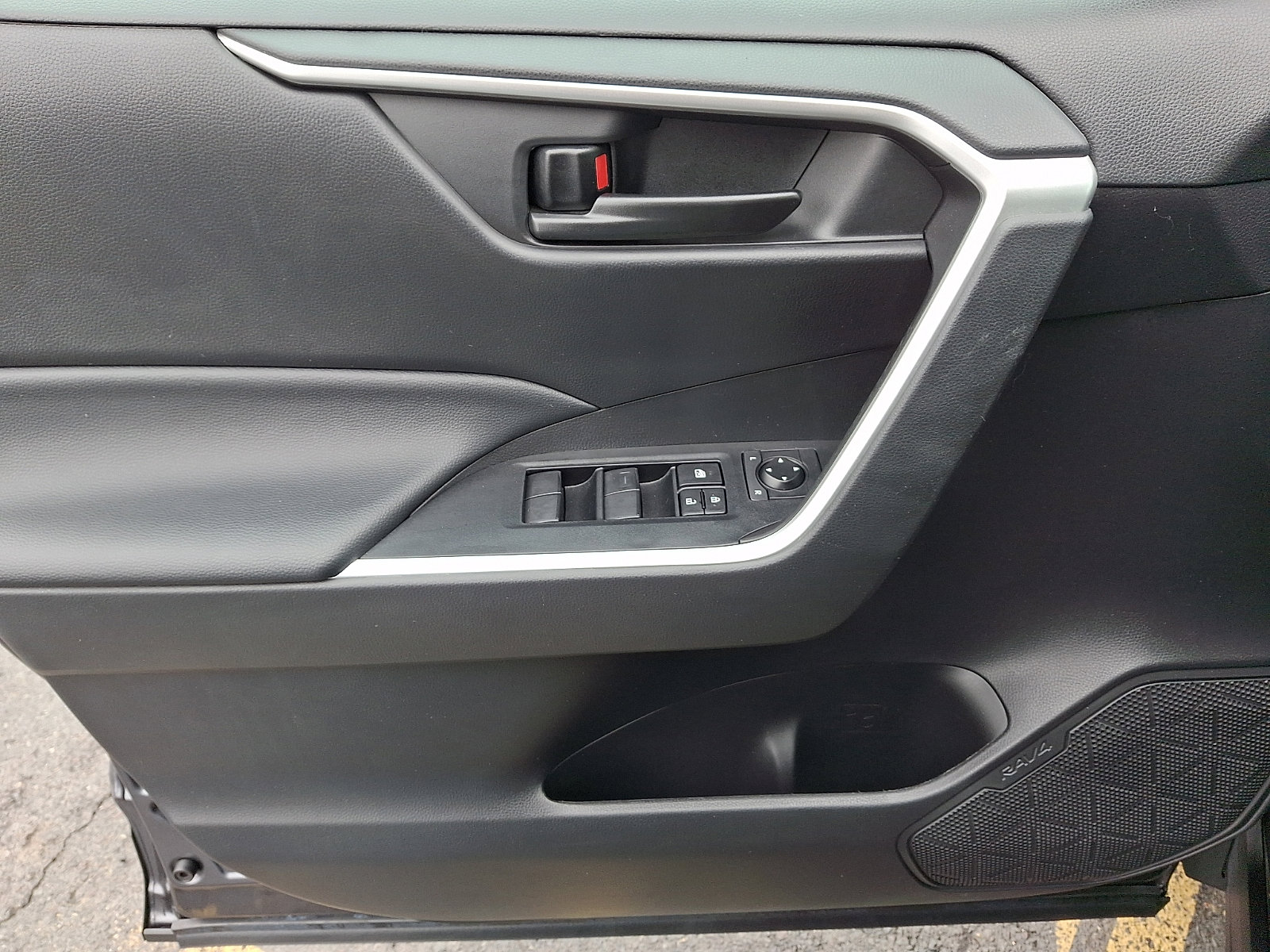 Used 2023 Toyota RAV4 LE image 12