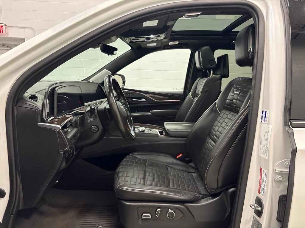 Used 2021 Cadillac Escalade Sport Platinum w/ Heavy-Duty Trailer Package AWD/4WD image 16
