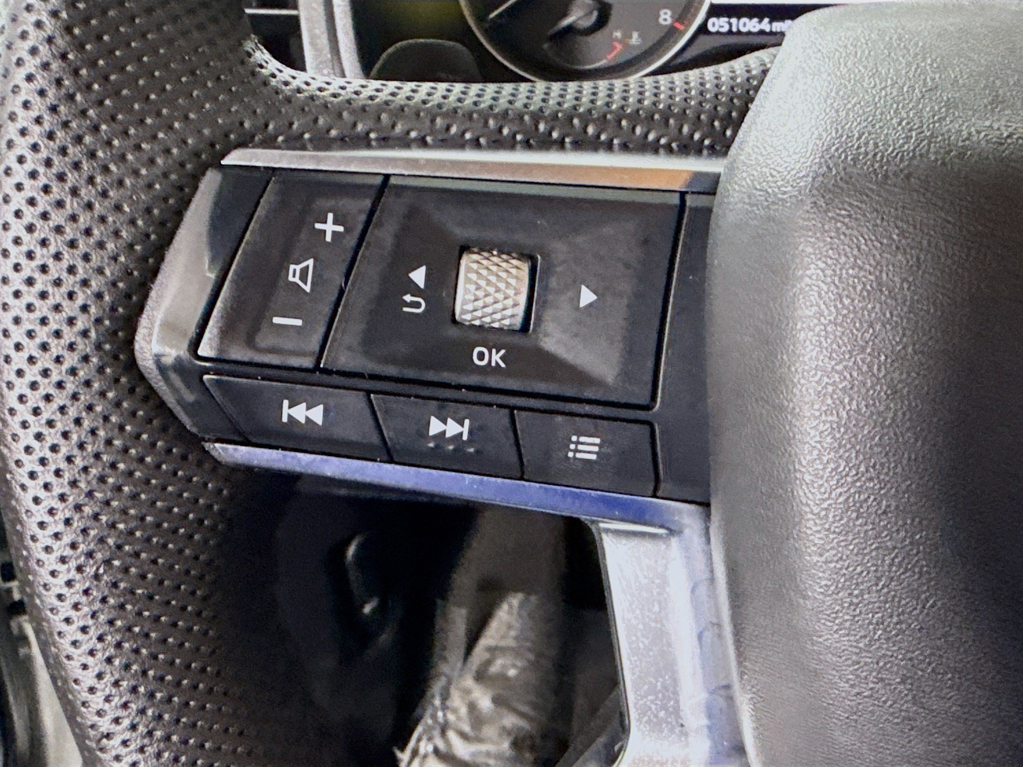 Used 2023 Mitsubishi Outlander SE FWD image 14