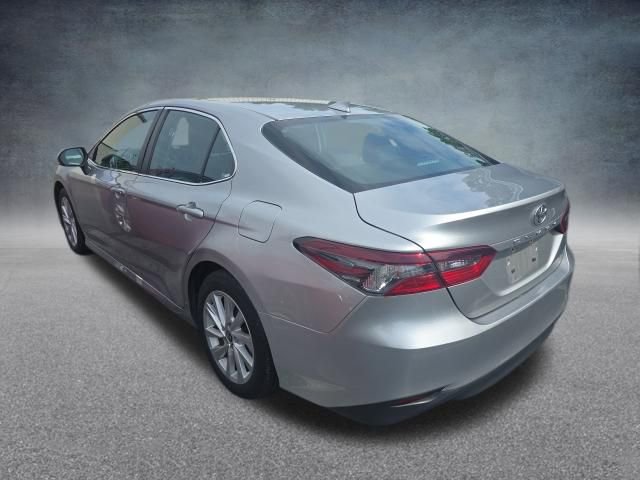 Used 2024 Toyota Camry LE FWD image 5