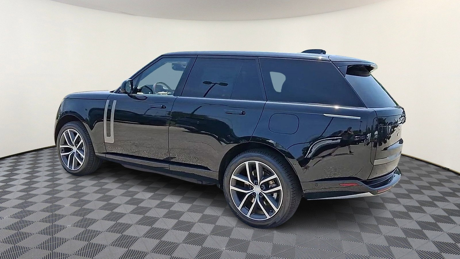 New 2025 Land Rover Range Rover SE image 6
