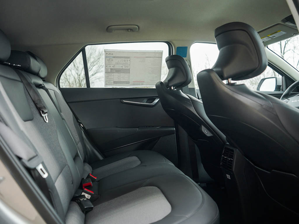 New 2026 Kia Niro Wind FWD image 13