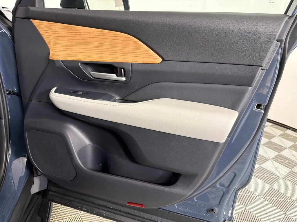 Used 2026 Toyota Grand Highlander Platinum image 16