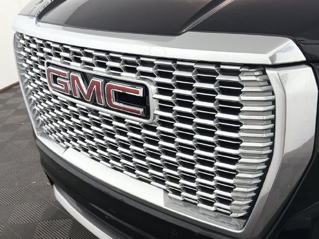 Used 2022 GMC Yukon Denali RWD image 32