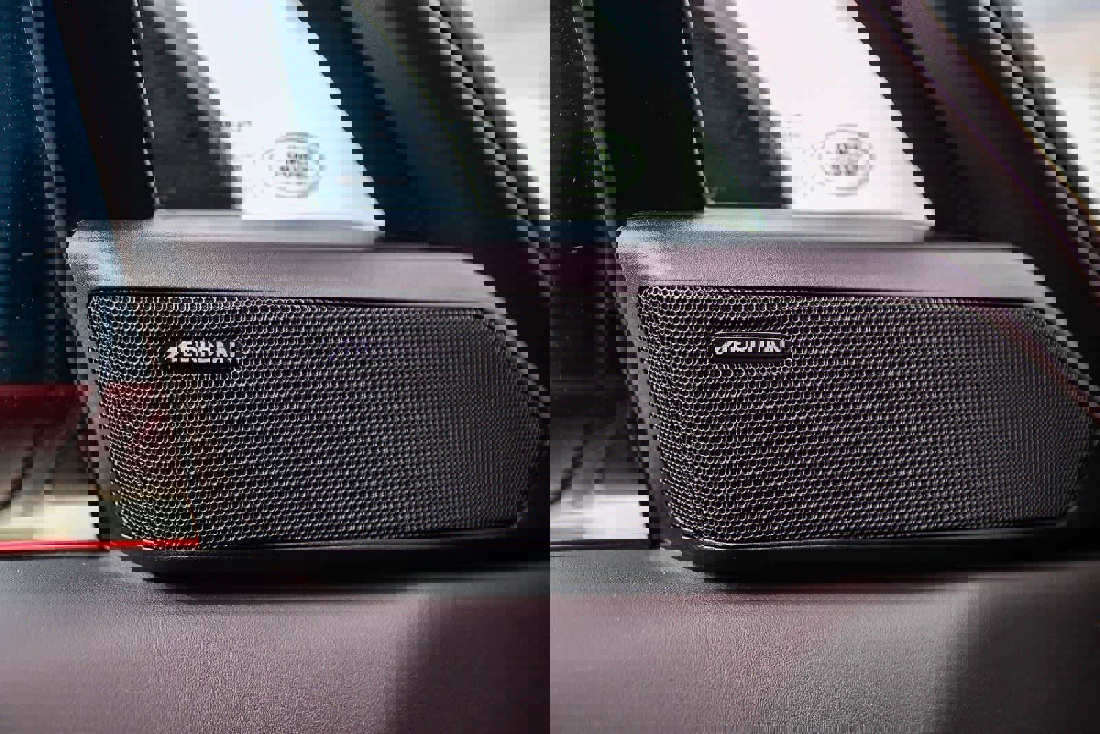 Used 2025 Land Rover Range Rover Sport image 20