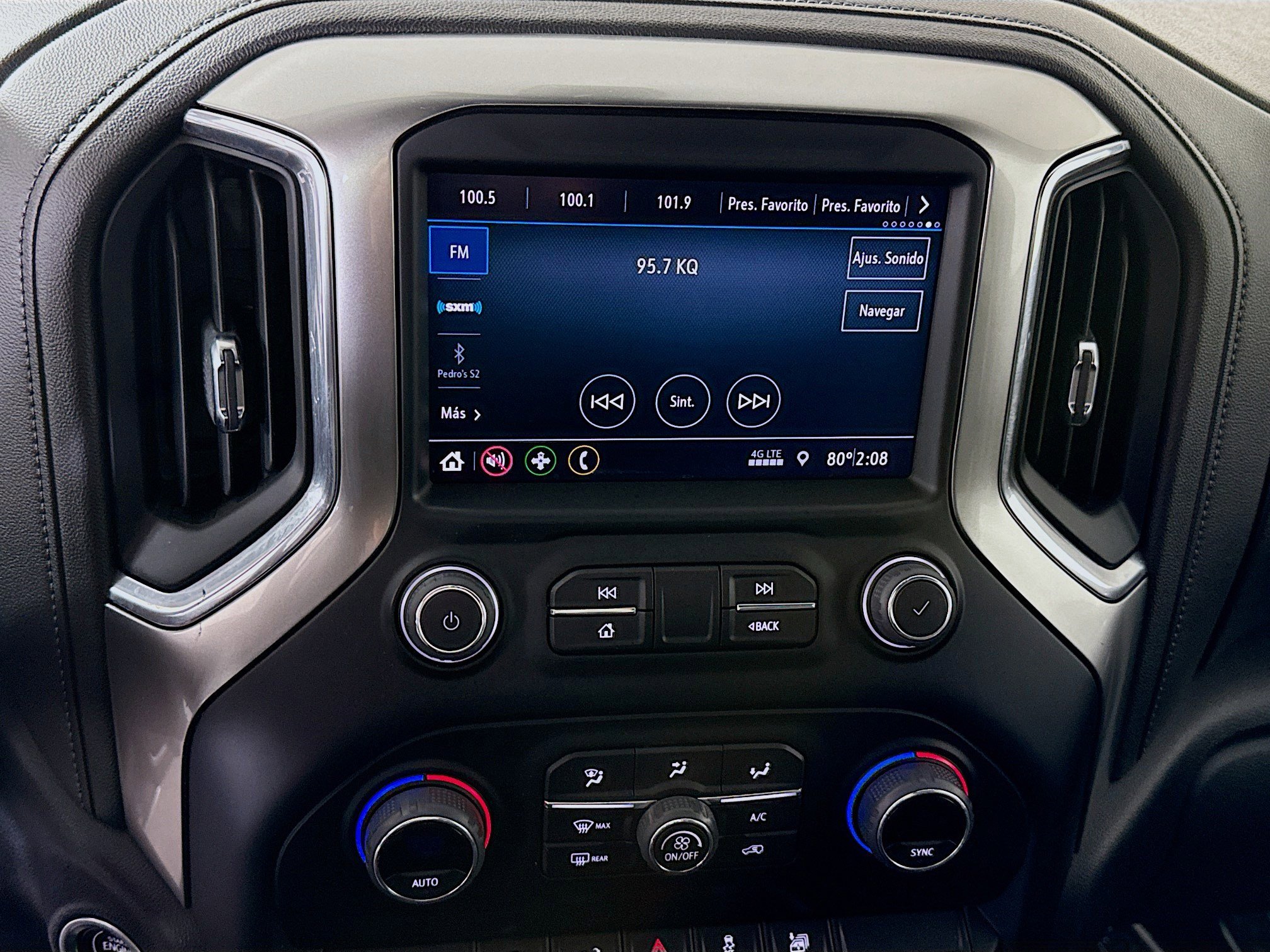 Used 2022 Chevrolet Silverado 1500 LT image 18