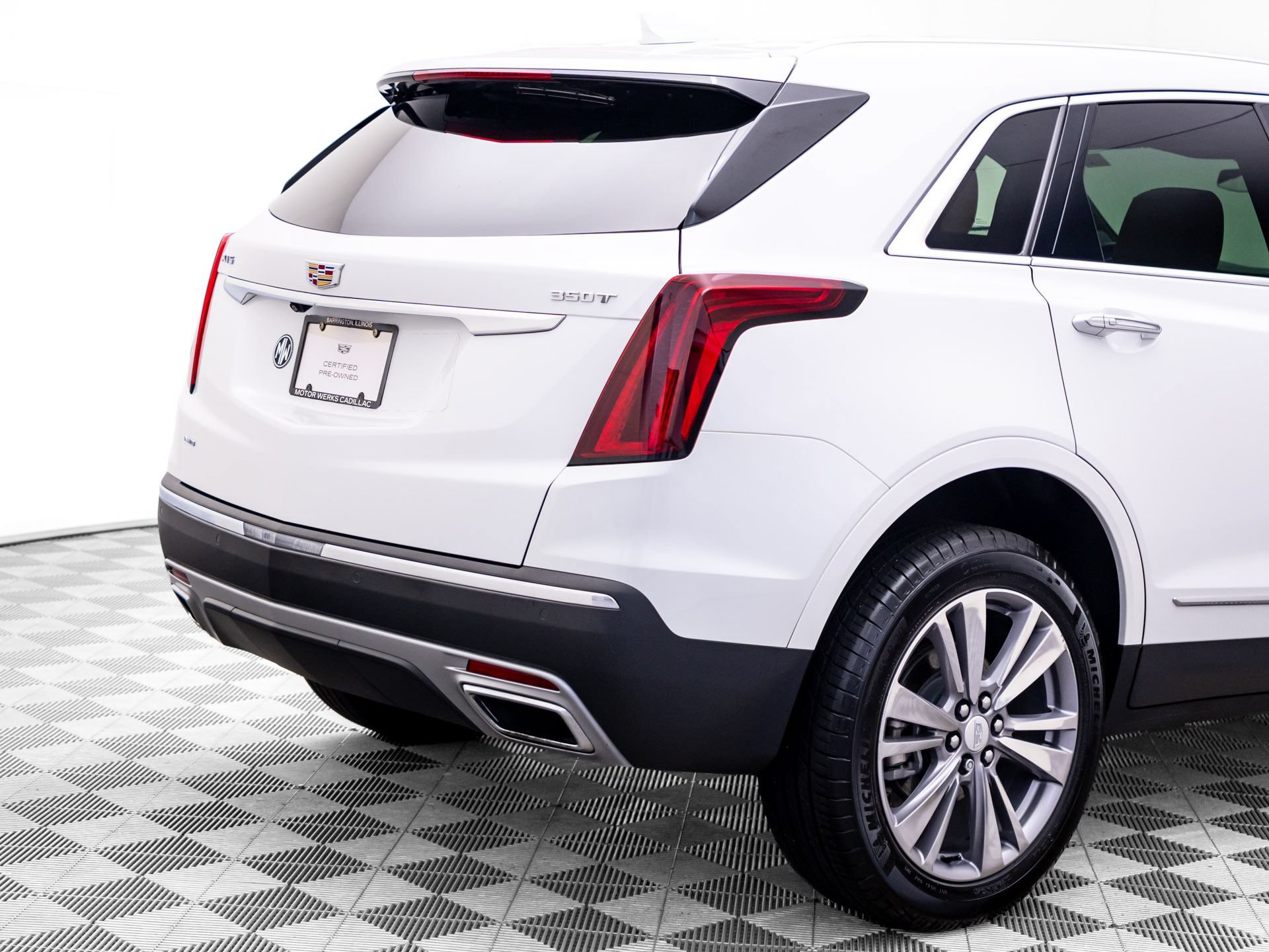 Certified 2025 Cadillac XT5 Premium Luxury AWD/4WD image 36