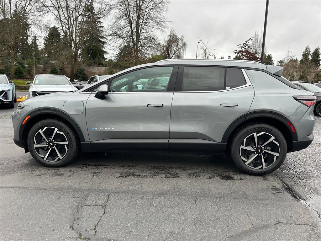 New 2026 Chevrolet Equinox EV LT image 2