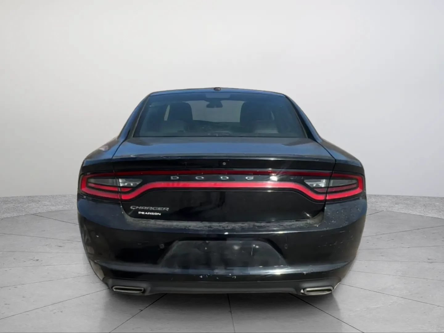Used 2019 Dodge Charger SXT w/ Leather Interior Group RWD image 4