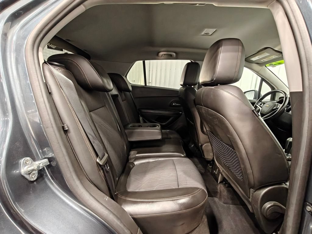 Used 2022 Chevrolet Trax LT w/ Driver Confidence Package AWD/4WD image 21