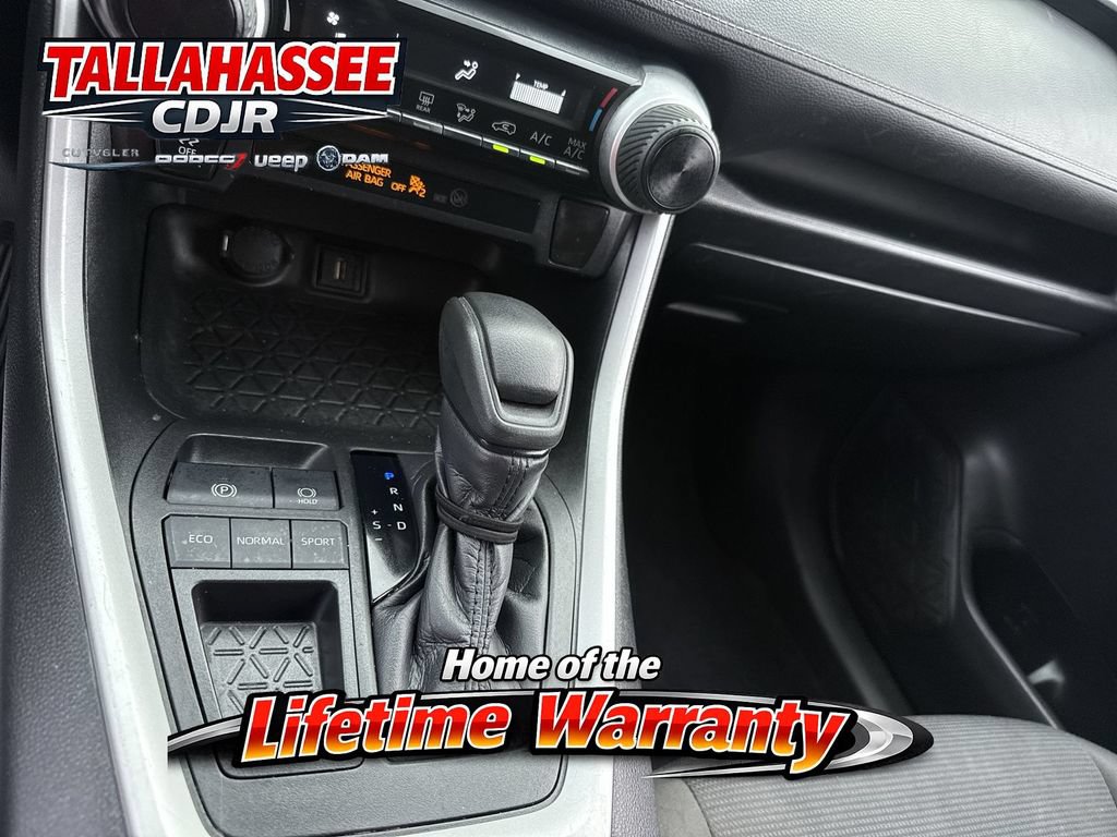 Used 2021 Toyota RAV4 LE FWD image 20