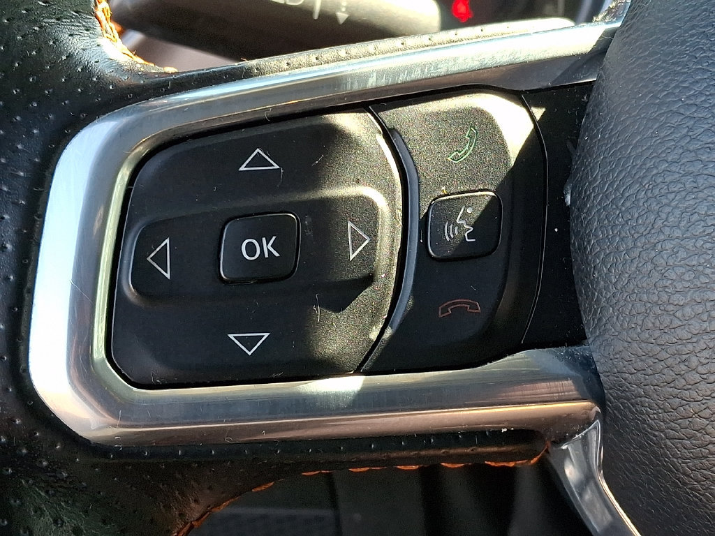 Used 2022 Jeep Gladiator Mojave w/ Cold Weather Group AWD/4WD image 25