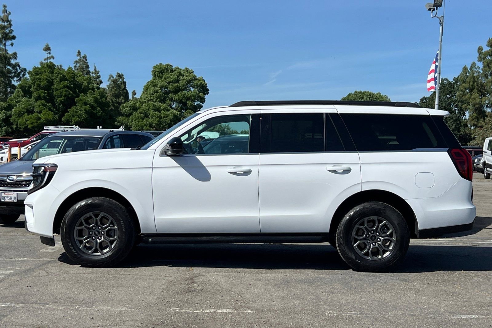 Used 2025 Ford Expedition Active AWD/4WD image 7
