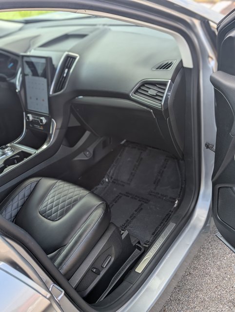 Used 2024 Ford Edge Titanium image 4