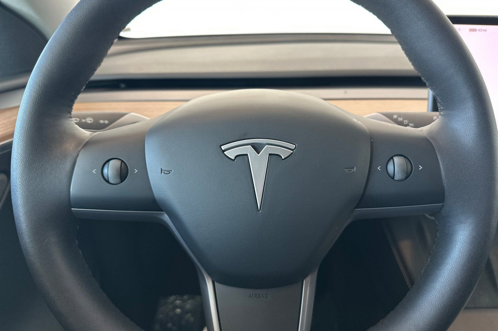 Used 2025 Tesla Model Y Long Range image 23
