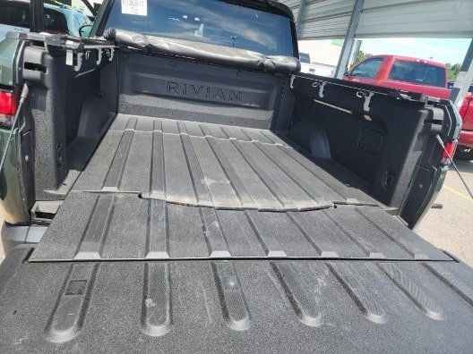 Used 2022 Rivian R1T Adventure image 13