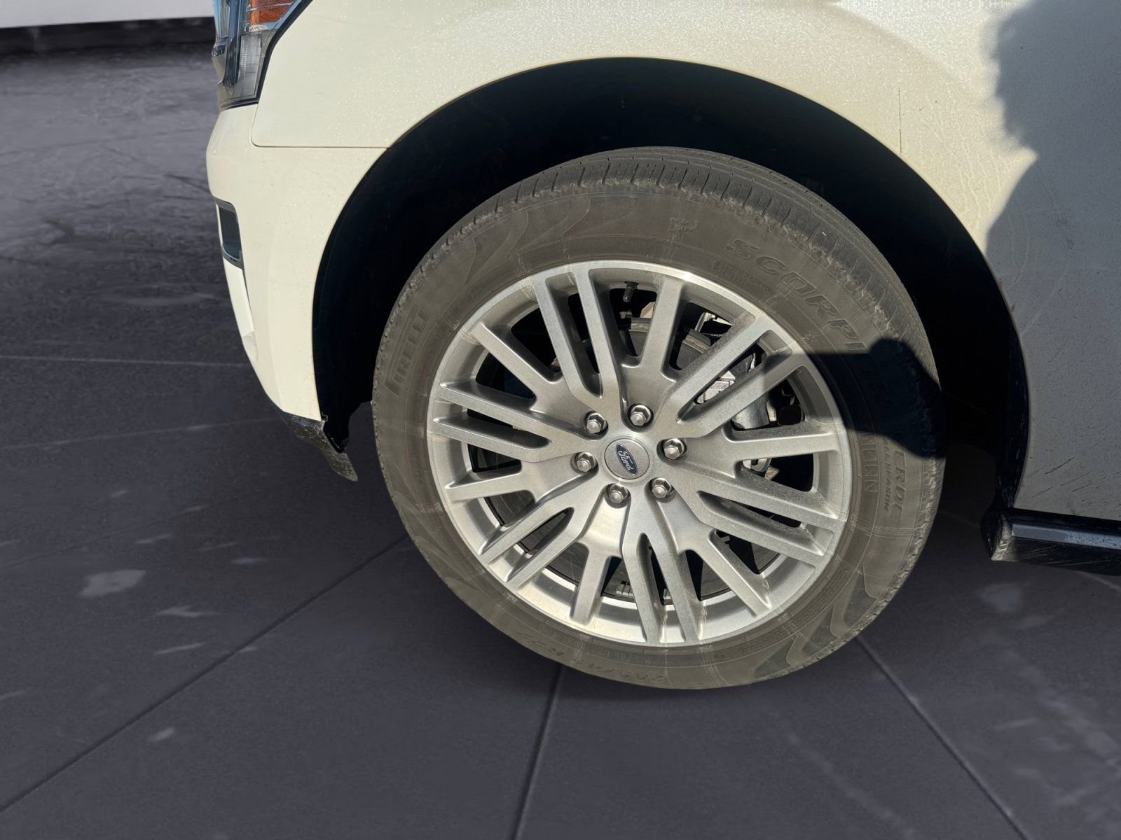 Used 2024 Ford Expedition Limited image 14