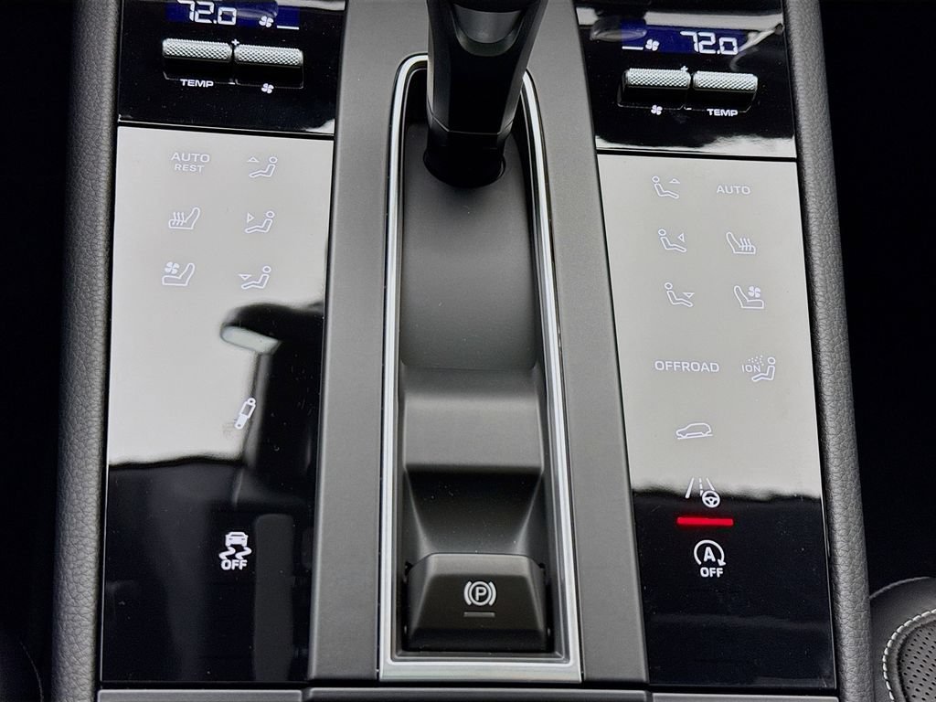 New 2026 Porsche Macan Turbo AWD/4WD image 23