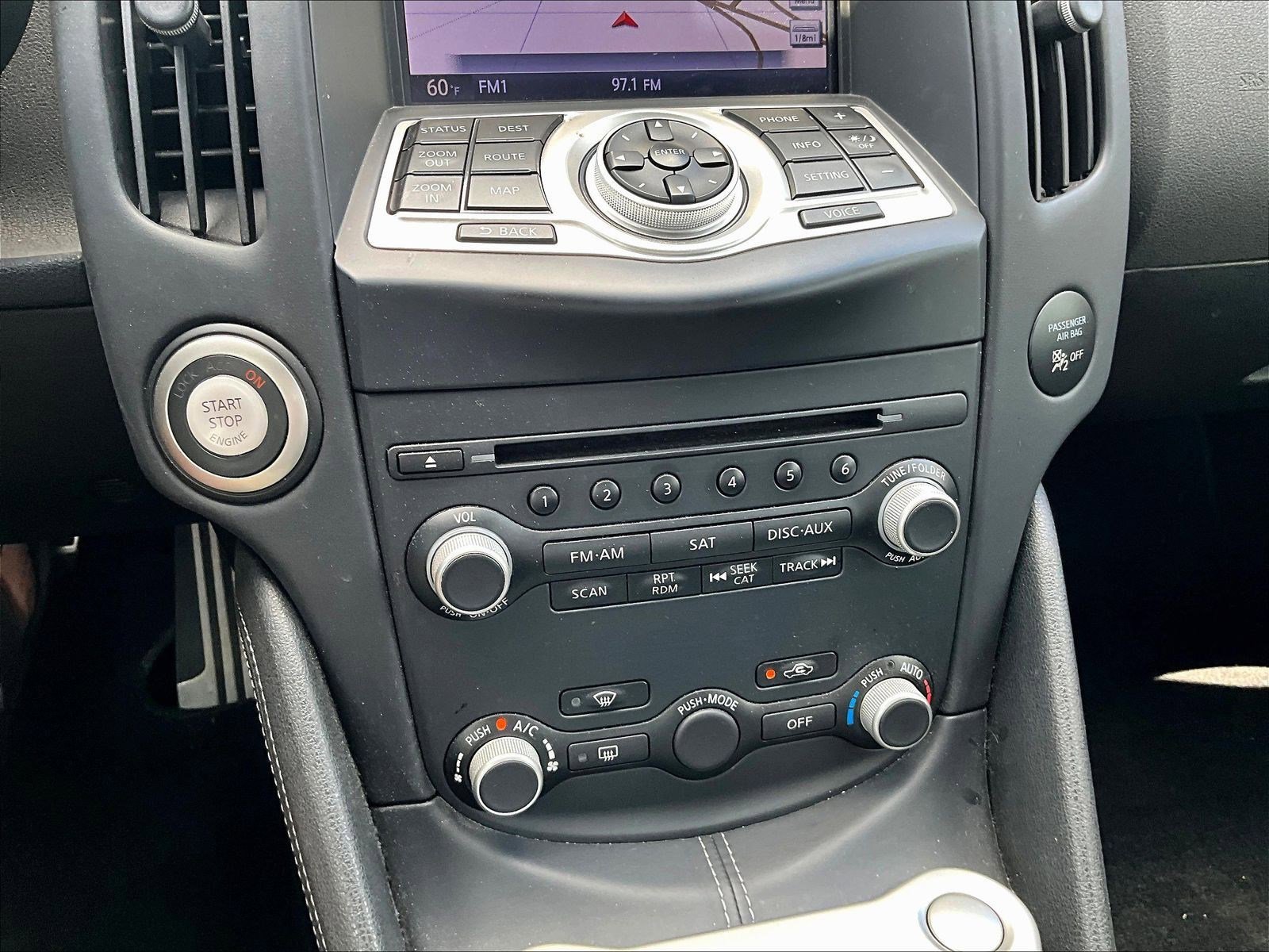 Used 2018 Nissan 370Z Touring RWD image 12