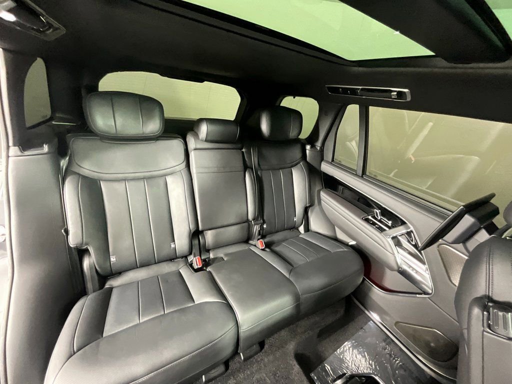 Certified 2024 Land Rover Range Rover Long Wheelbase Autobiography image 21