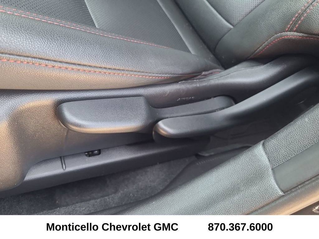 Used 2025 Chevrolet Trax RS w/ Driver Confidence Package FWD image 14