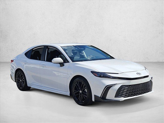 Used 2026 Toyota Camry SE FWD image 3