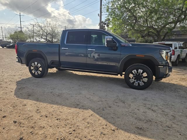 New 2026 GMC Sierra 2500 Denali w/ Denali Reserve Package AWD/4WD image 4