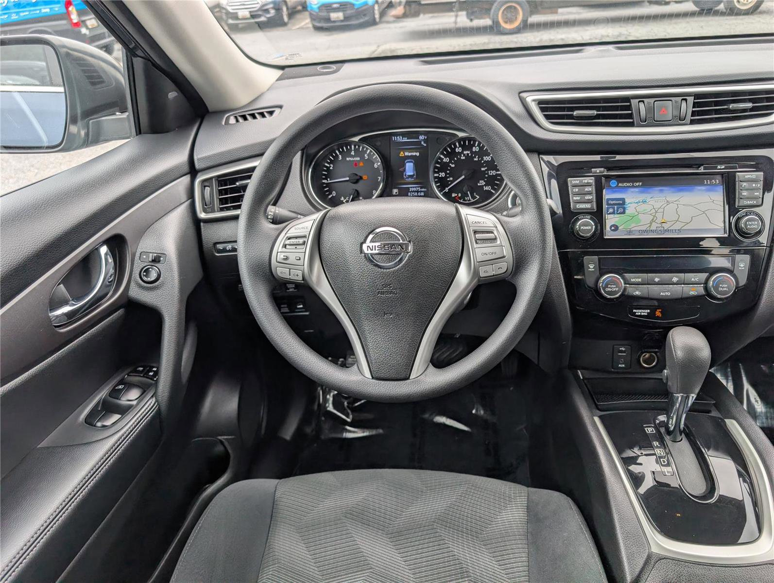 Used 2016 Nissan Rogue SV w/ SV Premium Package image 17