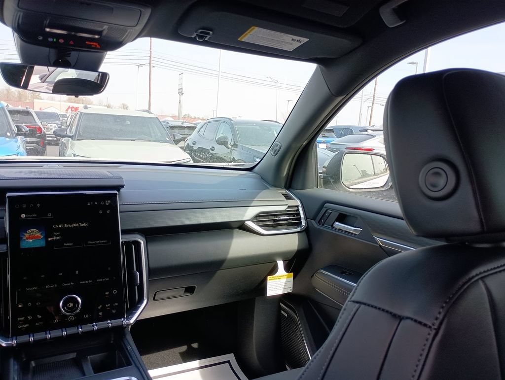 New 2026 GMC Acadia Elevation w/ Elevation Premium Package FWD image 11
