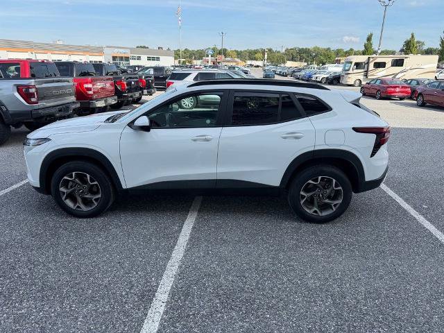 Used 2025 Chevrolet Trax LT w/ LT Convenience Package FWD image 5