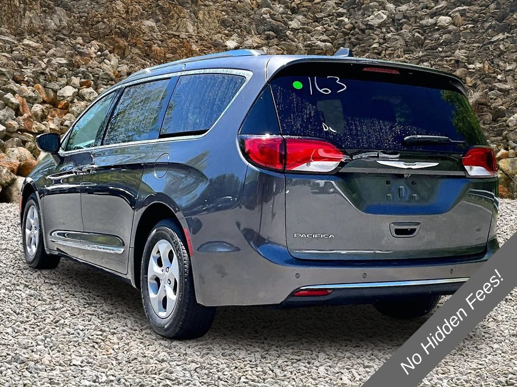 Used 2017 Chrysler Pacifica Touring-L Plus FWD image 10