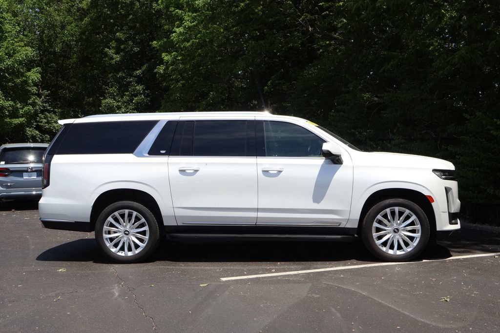 Certified 2022 Cadillac Escalade ESV Luxury w/ LPO, Illumination Package AWD/4WD image 10