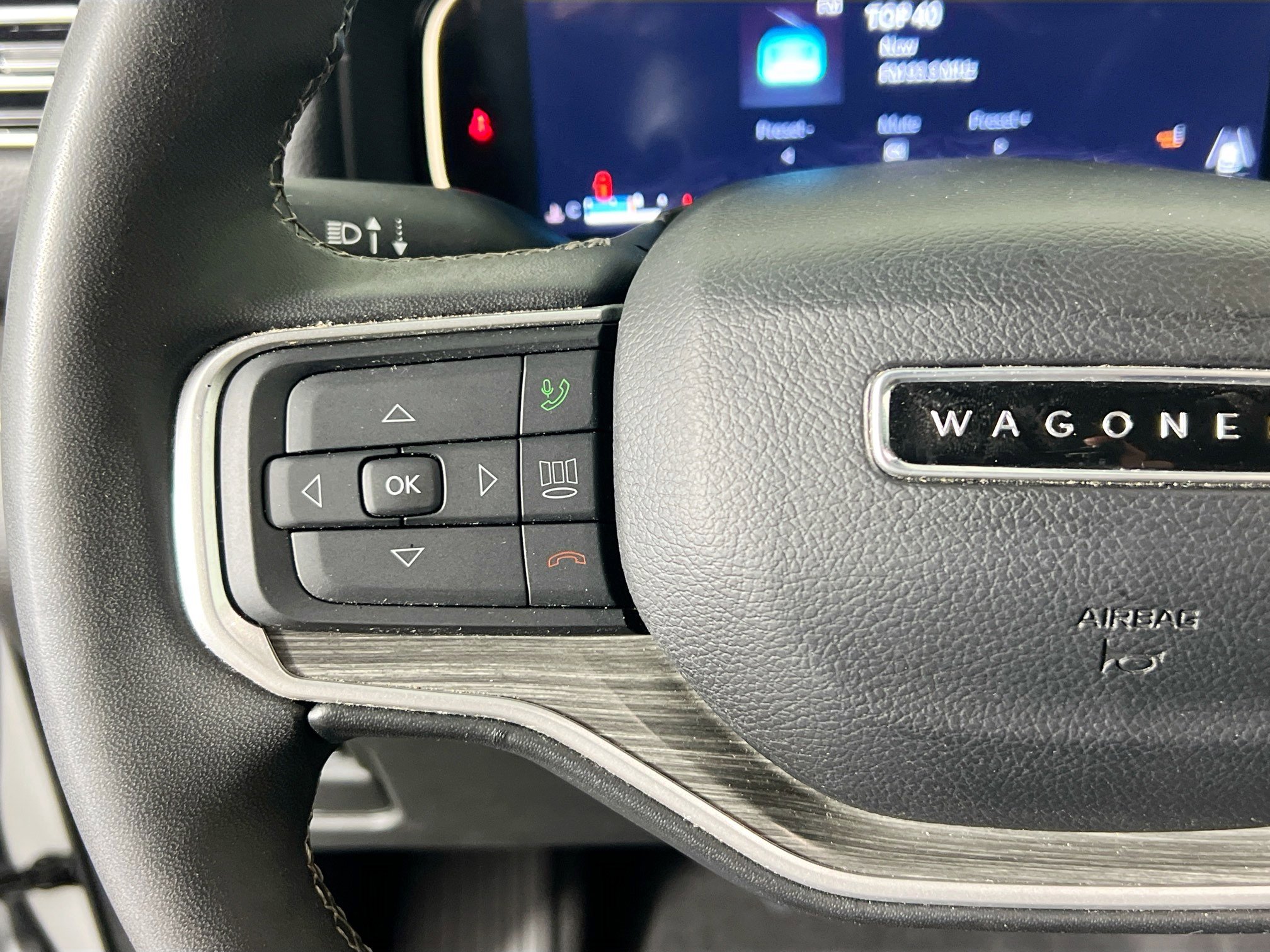 Used 2024 Jeep Wagoneer Series III AWD/4WD image 18