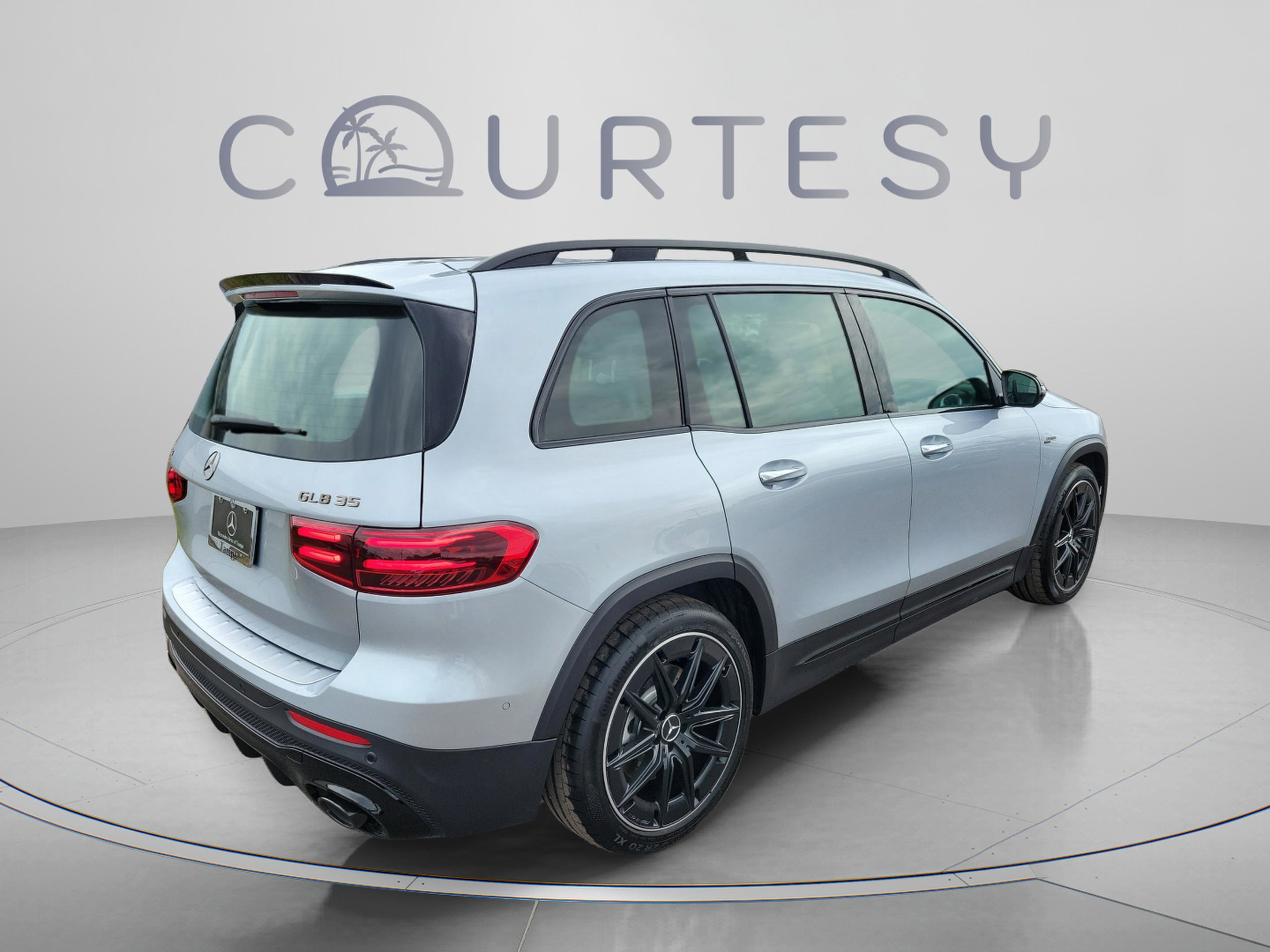 New 2026 Mercedes-Benz GLB 35 AMG 4MATIC image 4