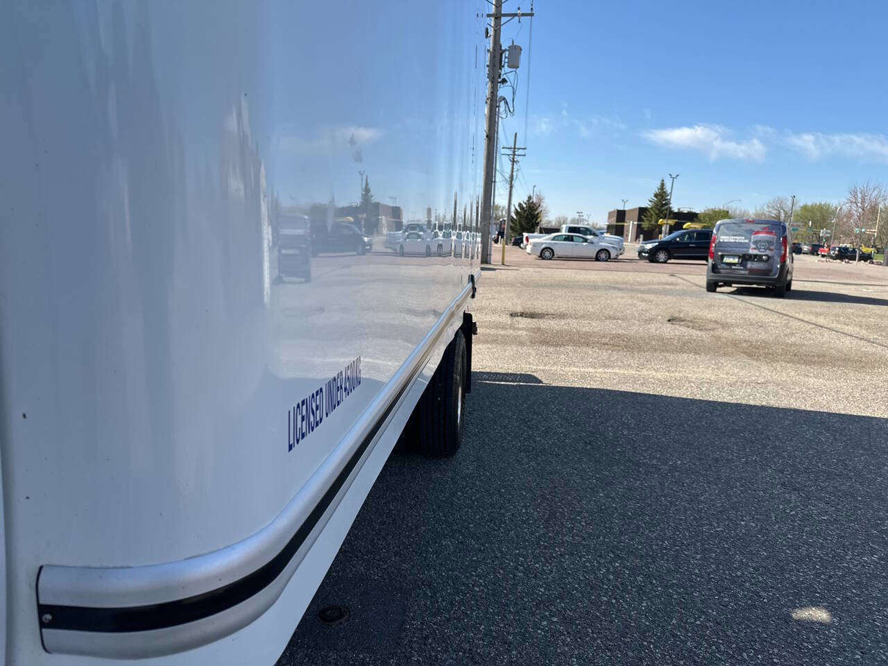 Used 2017 Ford E-350 and Econoline 350 Super Duty w/ Exterior Upgrade Package image 19