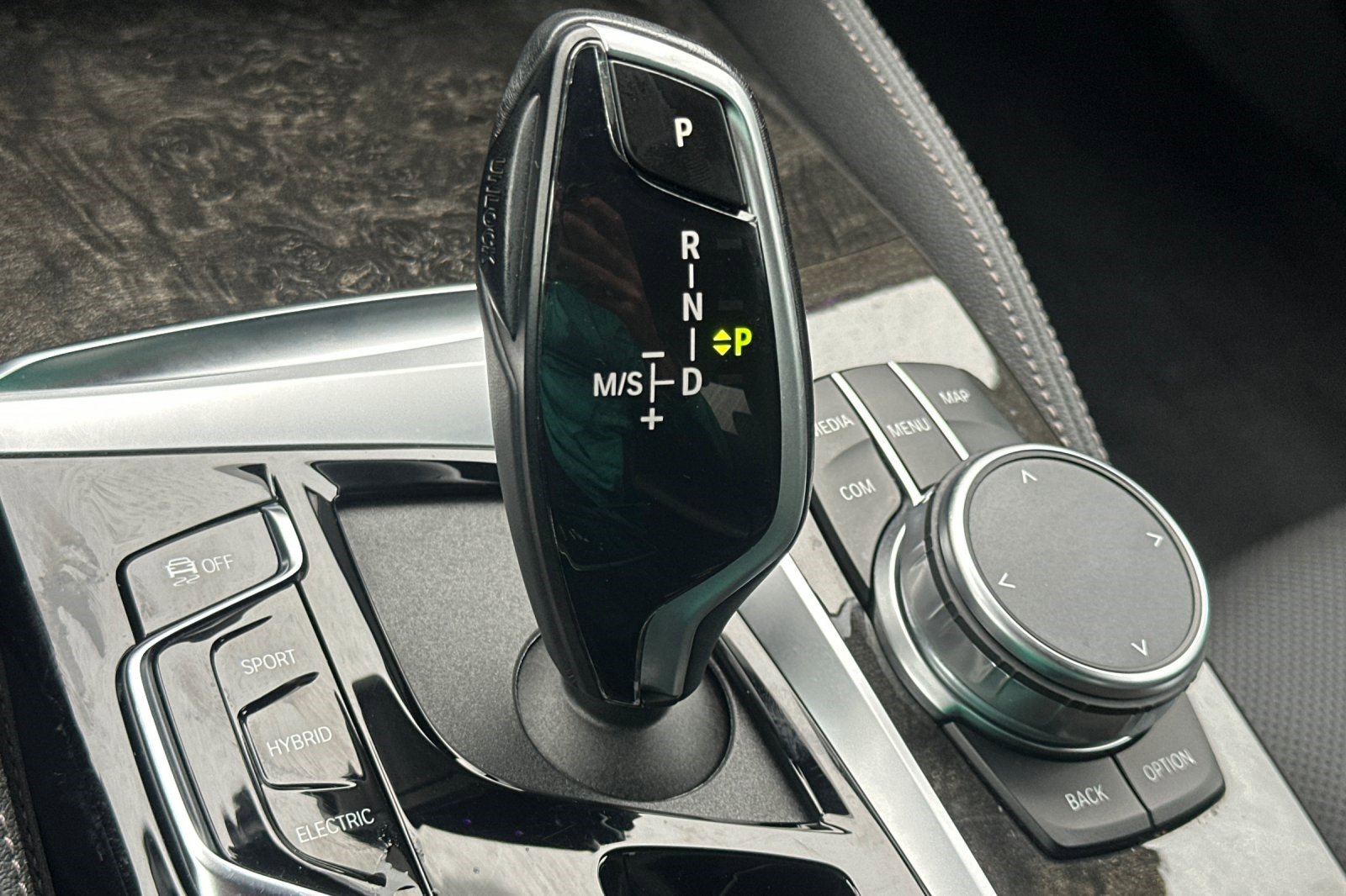 Certified 2023 BMW 530e w/ M Sport Package image 23