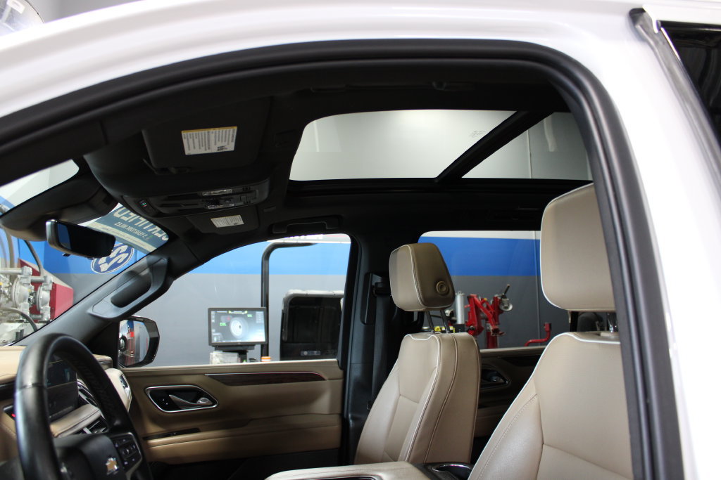 Used 2023 Chevrolet Suburban Premier AWD/4WD image 17