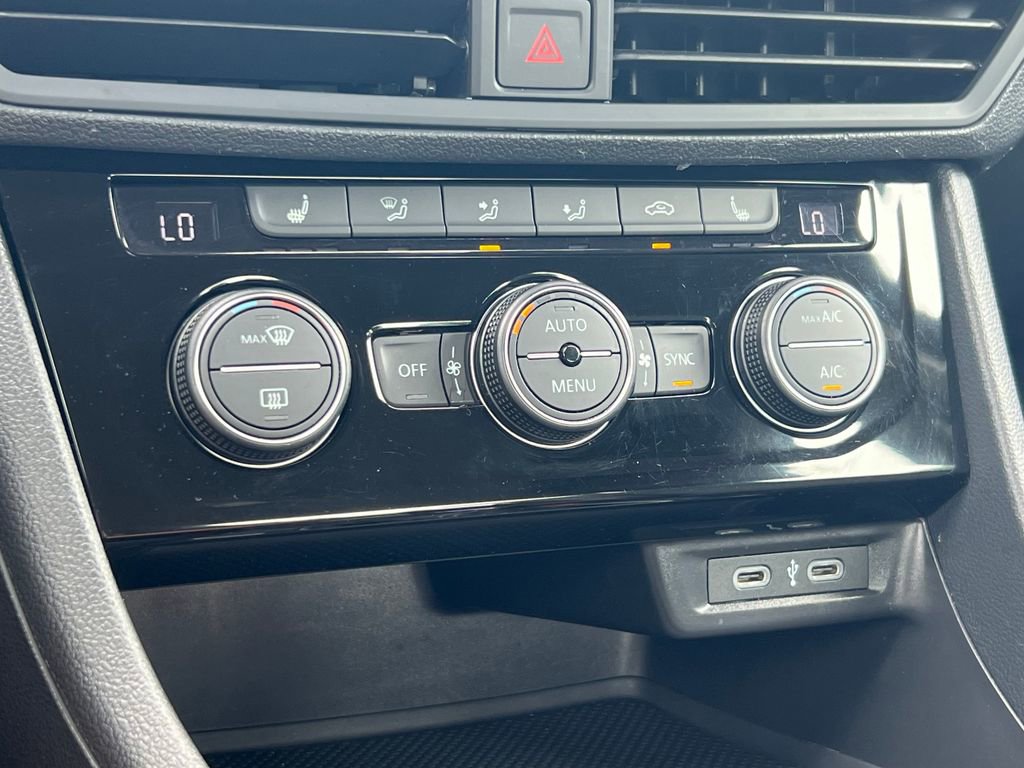 Used 2024 Volkswagen Jetta SE FWD image 24