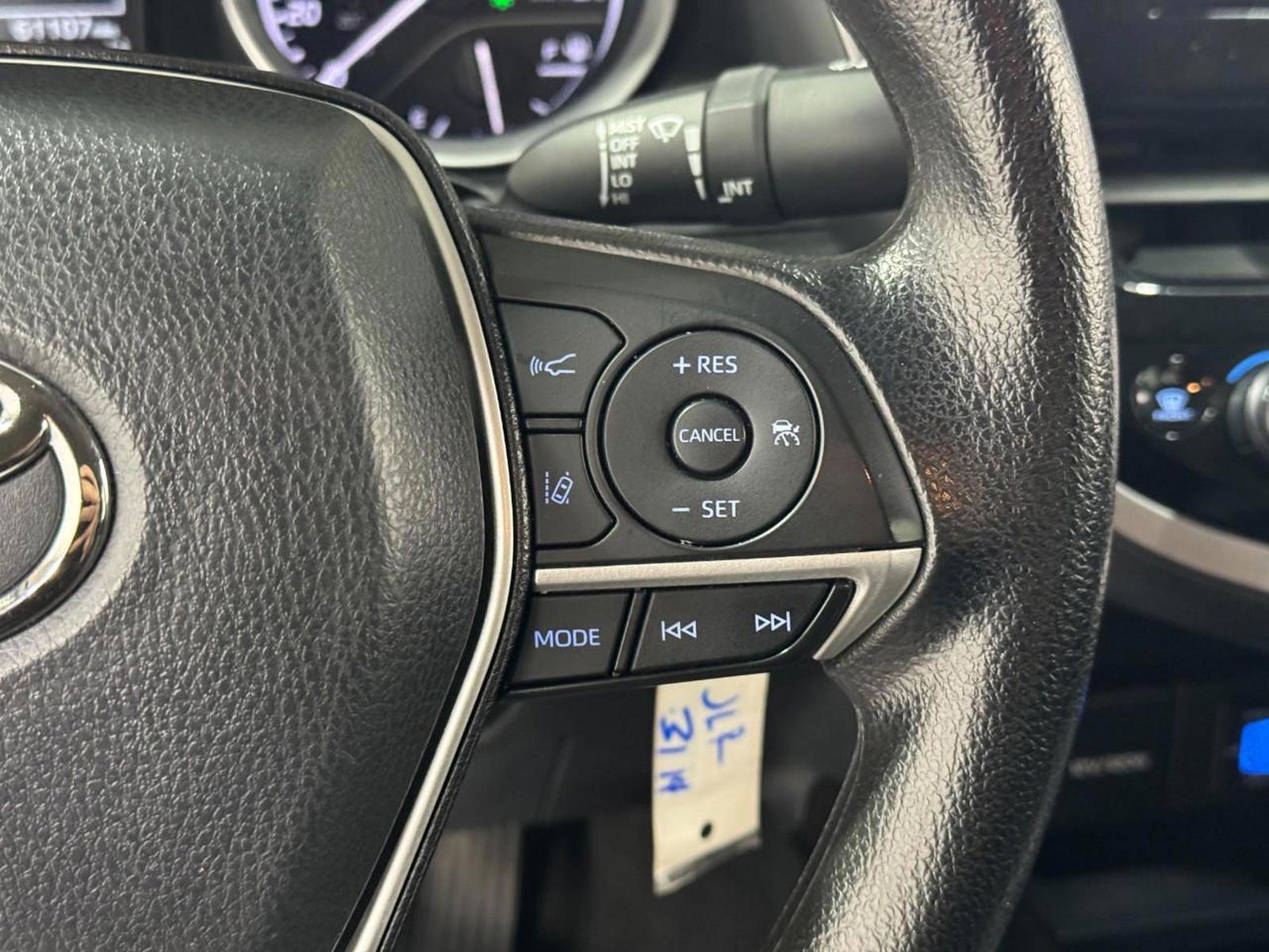 Used 2022 Toyota Camry LE image 29