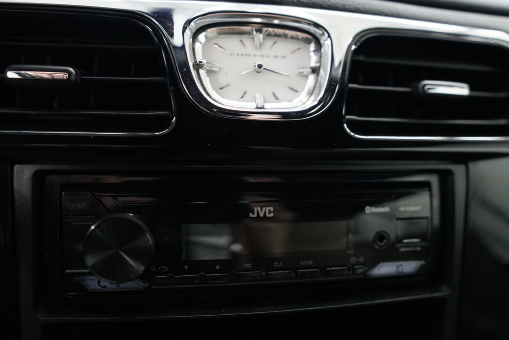 Used 2012 Chrysler 200 Limited FWD image 27
