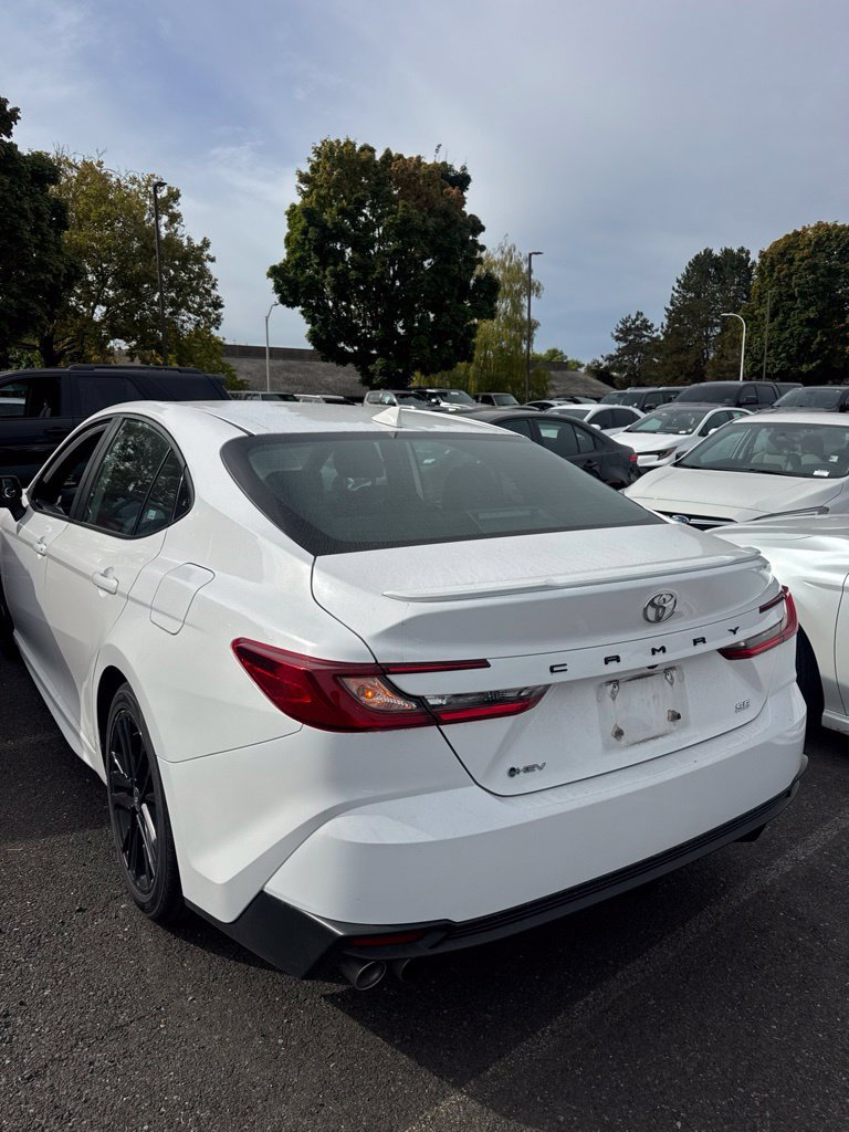 Certified 2025 Toyota Camry SE FWD image 3