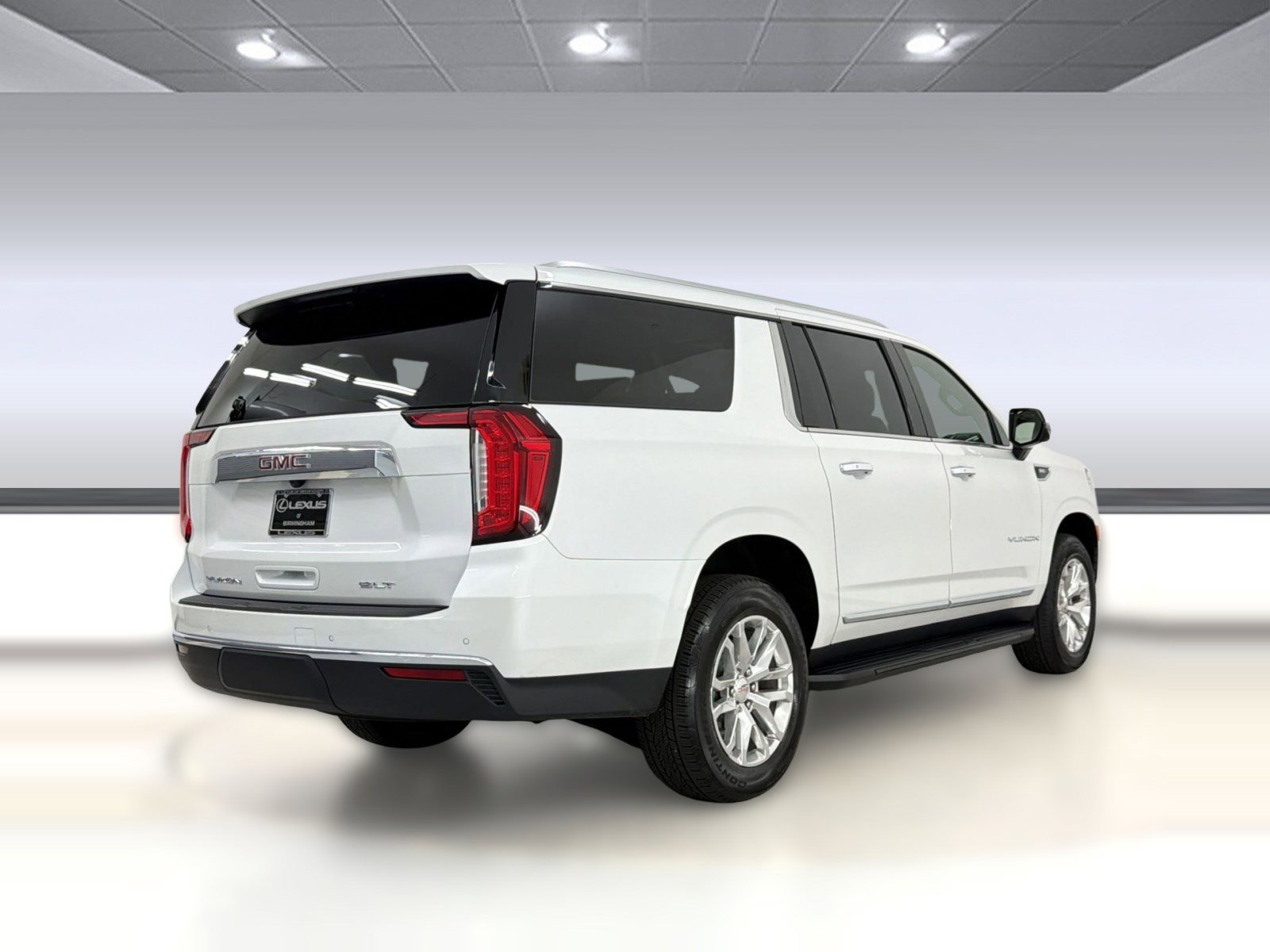 Used 2024 GMC Yukon XL SLT w/ SLT Premium Package AWD/4WD image 9